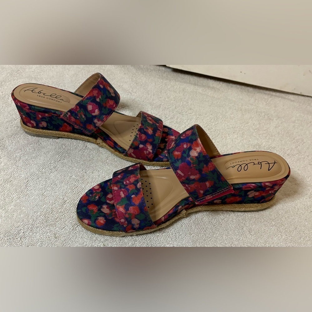 NWOT Abella “Shayla” Pink Floral Wedge Sandal, Women's Size 7.5M - Picture 3 of 8
